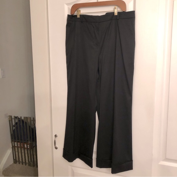 Valentino Garavani Wool Wide Legged Flat Front Trousers Size US 14 - Picture 4 of 11
